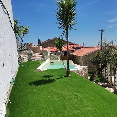 Moradias Do Castelo, Um Pequeno Paraiso Como Lhe Chamam Ourém Esterno foto